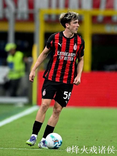 官方丨米兰与萨勒马科尔斯续约至2031年